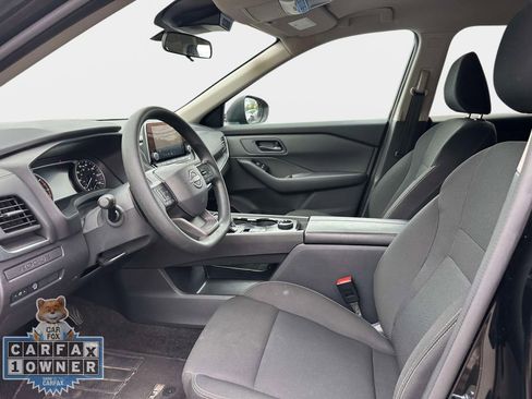 Used 2025 Nissan Rogue S AWD/4WD image 17
