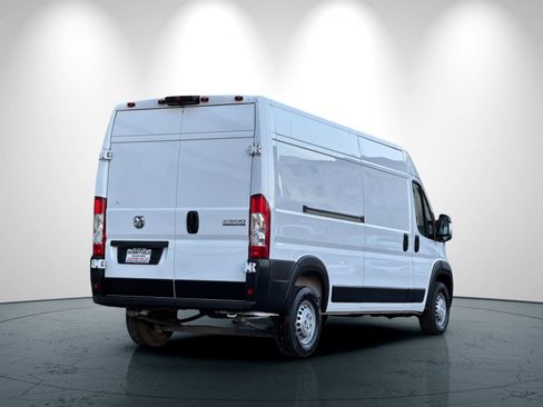 Used 2025 RAM ProMaster 2500 w/ Convenience Group image 4