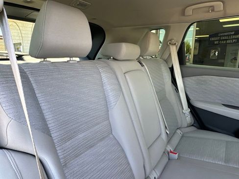 Used 2023 Nissan Rogue SV FWD image 18