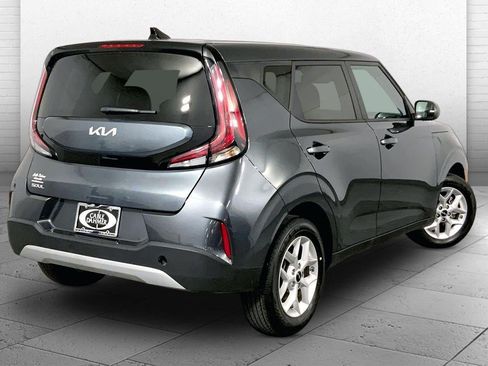 Used 2025 Kia Soul LX w/ LX Technology Package FWD image 13