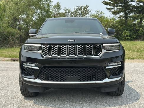 Used 2023 Jeep Grand Cherokee Summit image 2