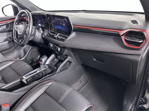Used 2024 Chevrolet TrailBlazer RS image 30
