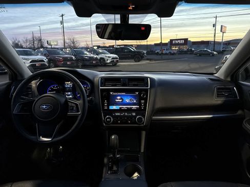Used 2018 Subaru Outback 2.5i Limited image 15