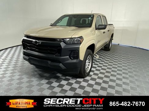 Used 2023 Chevrolet Colorado W/T w/ WT Convenience Package II RWD image 3