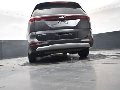 Certified 2024 Kia Carnival LX image 23