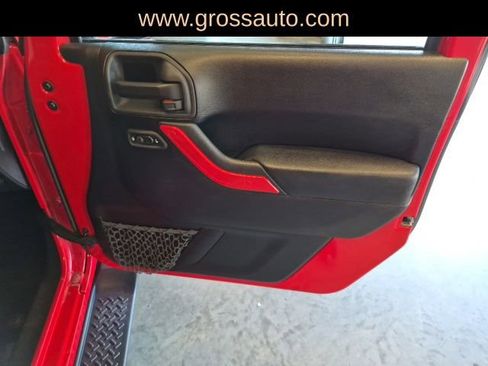 Used 2014 Jeep Wrangler Unlimited Sahara w/ Connectivity Group image 29