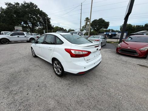 Used 2014 Ford Focus SE w/ Equipment Group 201A FWD image 6