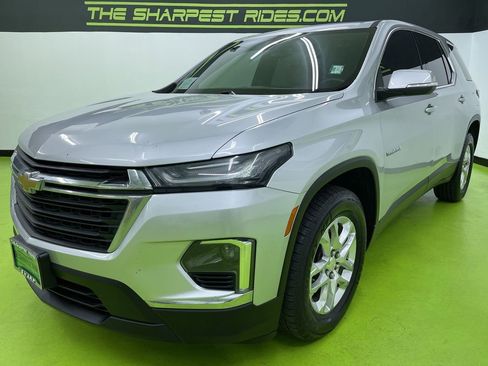 Used 2022 Chevrolet Traverse LS image 5