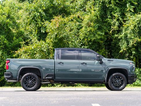 Used 2026 Chevrolet Silverado 2500 LTZ w/ LTZ Plus Package AWD/4WD image 5