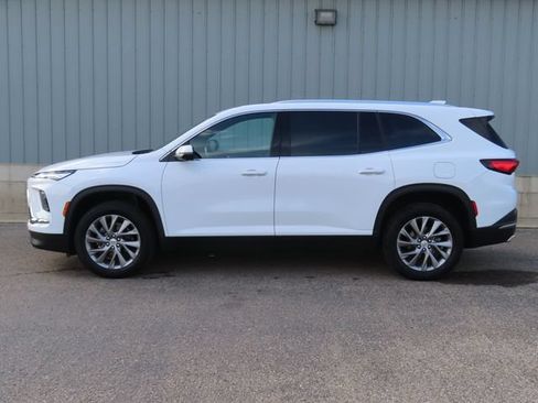 Used 2026 Buick Enclave Preferred AWD/4WD image 7