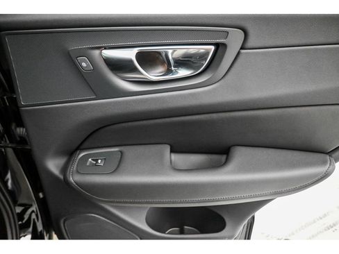 Used 2025 Volvo XC60 T8 Plus w/ Protection Package Premier AWD/4WD image 21