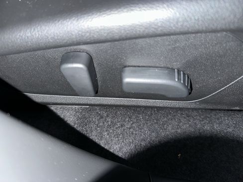 Used 2025 Subaru Forester Limited w/ Popular Package #2 image 23