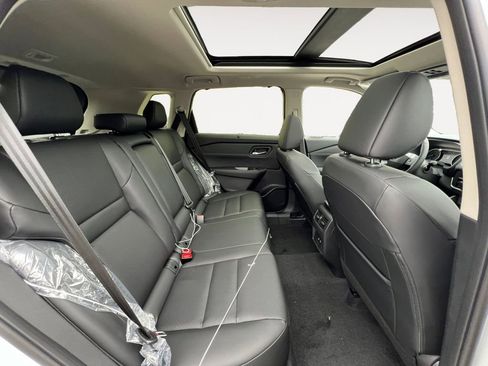 New 2025 Nissan Rogue SV w/ SV Premium Package image 33