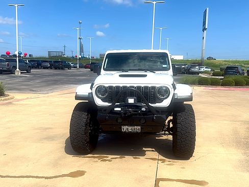 Used 2024 Jeep Gladiator Mojave AWD/4WD image 3