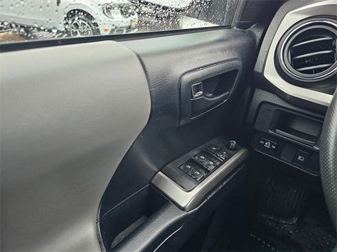 Used 2019 Toyota Tacoma SR5 image 29