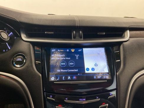 Used 2018 Cadillac XTS Luxury image 10