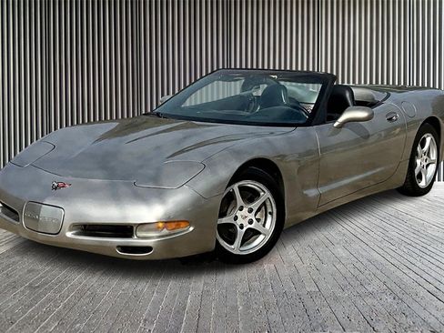Used 2002 Chevrolet Corvette Convertible w/ Preferred Equipment Group2 image 11