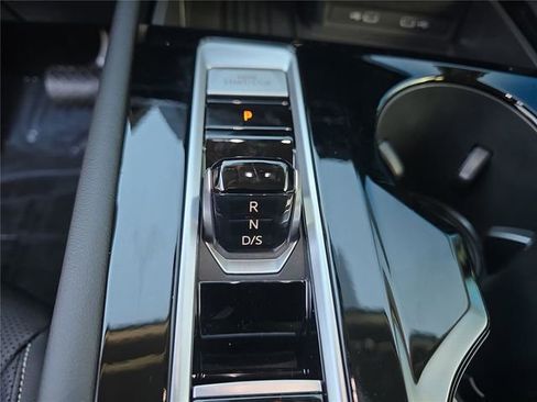New 2026 Volkswagen Atlas SE FWD image 21