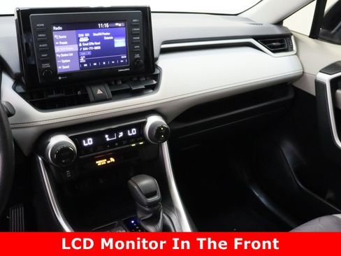 Used 2021 Toyota RAV4 XLE image 16
