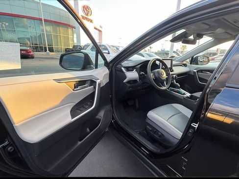 Used 2025 Toyota RAV4 XLE Premium image 3