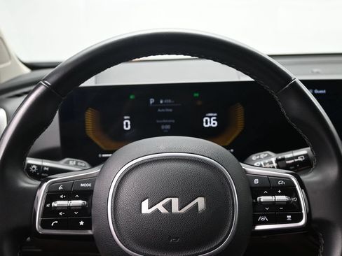 Used 2024 Kia Sorento S FWD image 12