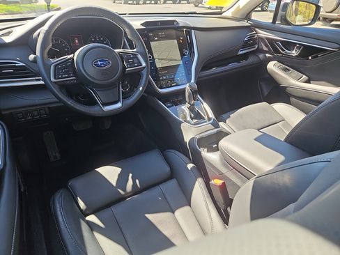 Certified 2025 Subaru Outback Limited AWD/4WD image 3