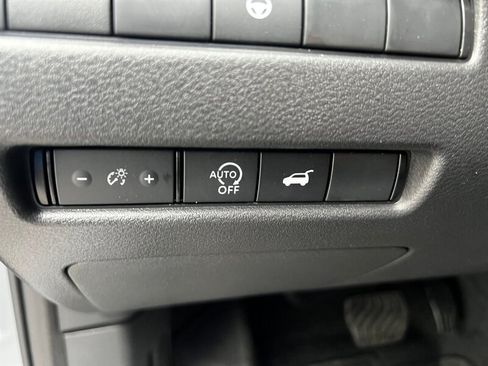 Used 2026 Nissan Rogue SV AWD/4WD image 28