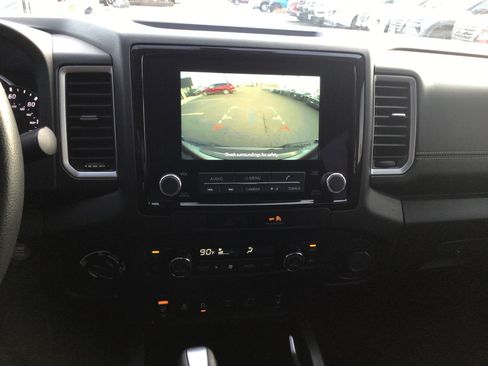 Used 2022 Nissan Frontier SV image 10