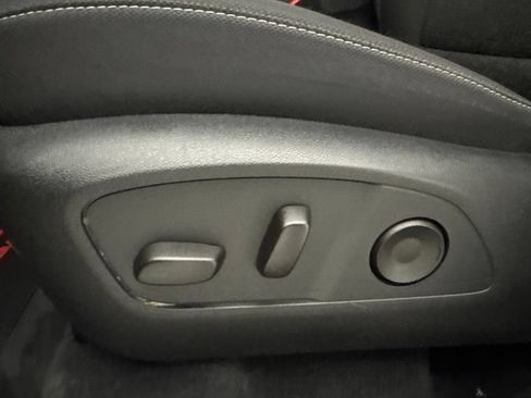 Used 2025 Chevrolet Traverse LT AWD/4WD image 22
