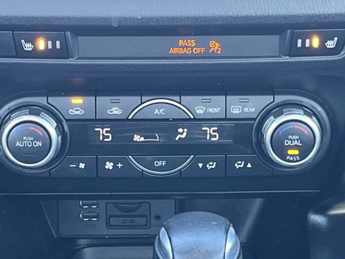 Used 2018 MAZDA MAZDA3 Grand Touring image 15