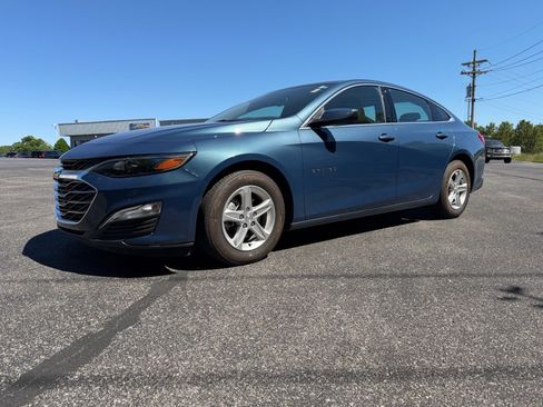 Used 2025 Chevrolet Malibu LS FWD image 8
