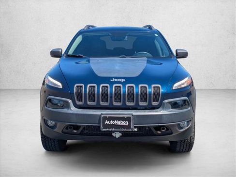 Used 2018 Jeep Cherokee Trailhawk w/ Comfort/Convenience Group AWD/4WD image 2