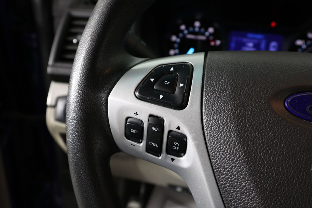 Used 2013 Ford Explorer FWD w/ Class III Trailer Tow Pkg image 32
