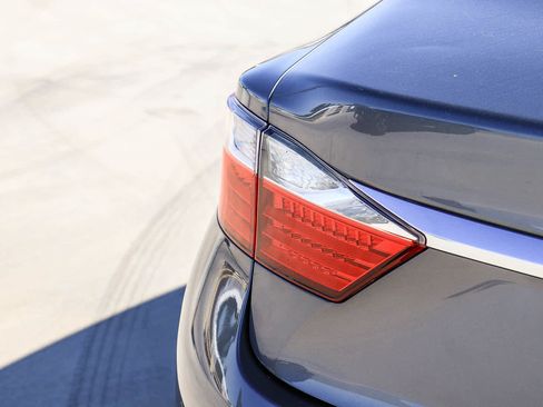 Used 2013 Lexus ES 350 w/ Premium Pkg FWD image 11