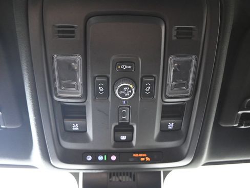 Used 2025 GMC Yukon Denali w/ Sun & Power Step Package AWD/4WD image 35