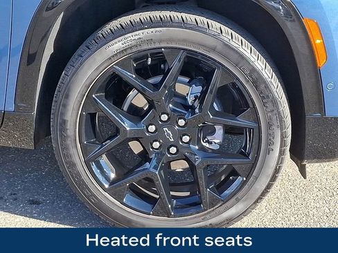 Used 2025 Chevrolet Traverse RS image 12