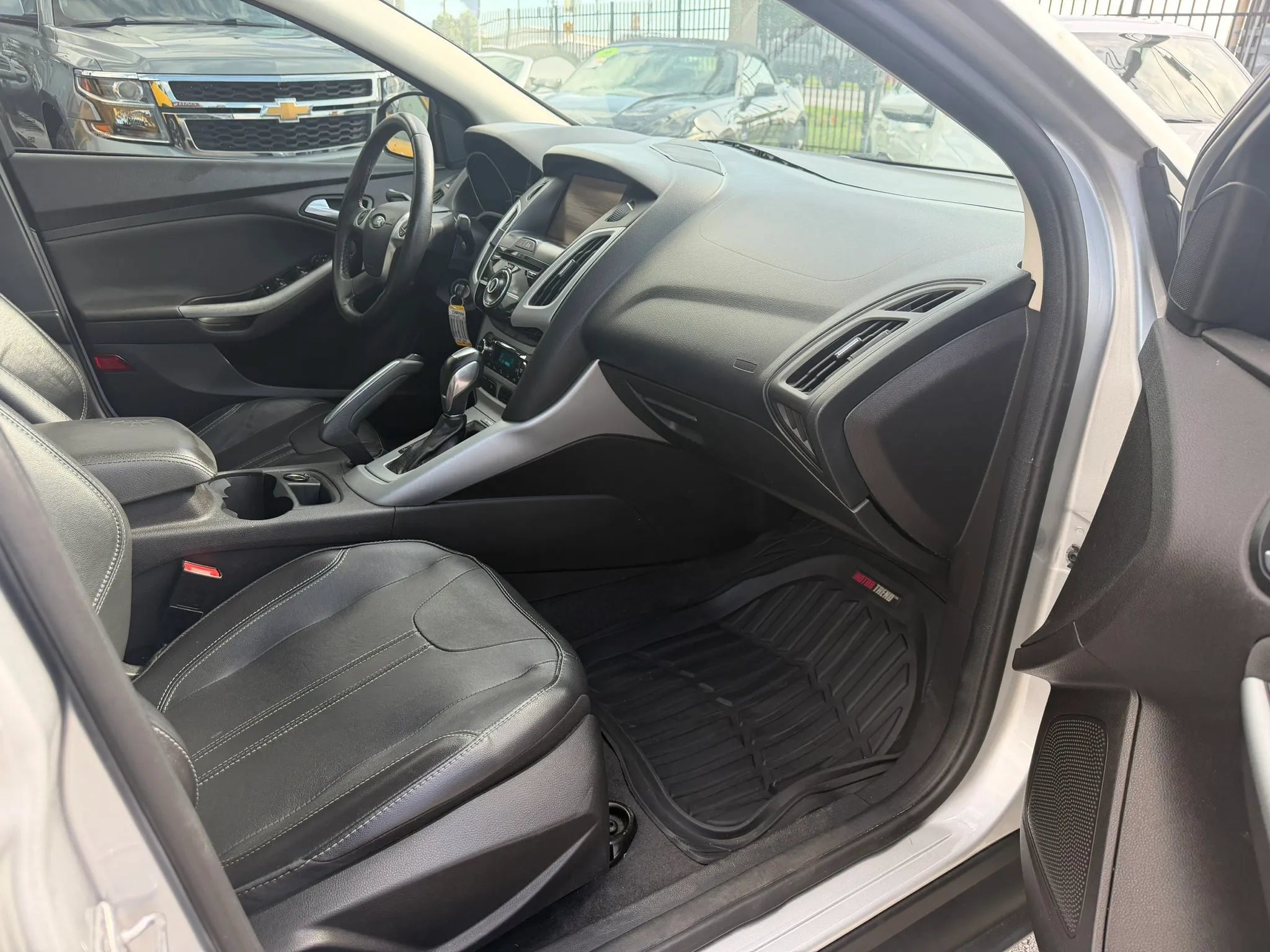 Used 2014 Ford Focus SE w/ Equipment Group 201A FWD image 10