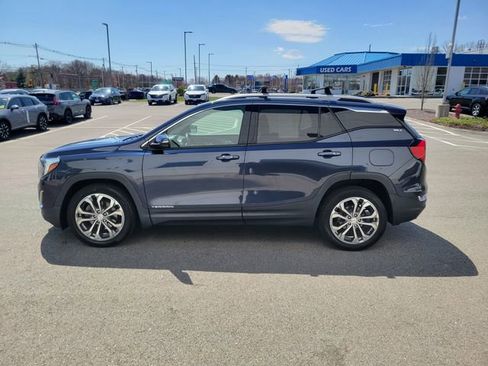 Used 2019 GMC Terrain SLT w/ Preferred Package image 2