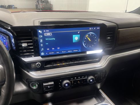 Used 2024 Chevrolet Silverado 1500 High Country image 28