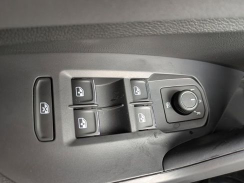 New 2026 Volkswagen Jetta SE FWD image 21