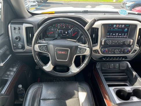 Used 2018 GMC Sierra 1500 SLT AWD/4WD image 17