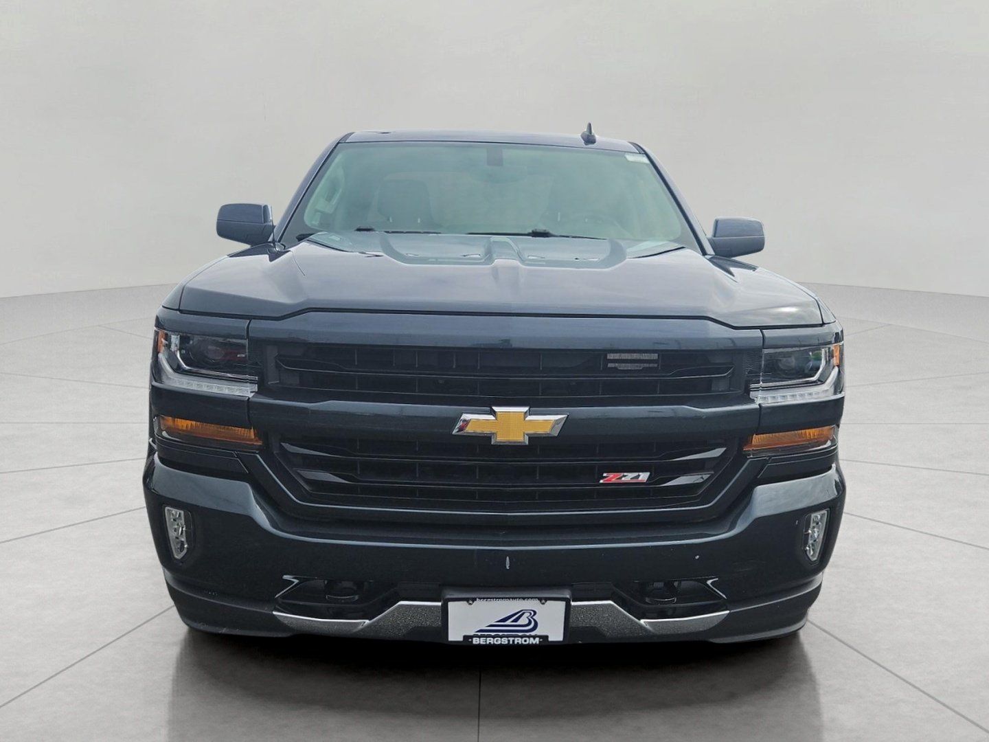 Used 2018 Chevrolet Silverado 1500 LT w/ All Star Edition AWD/4WD image 3