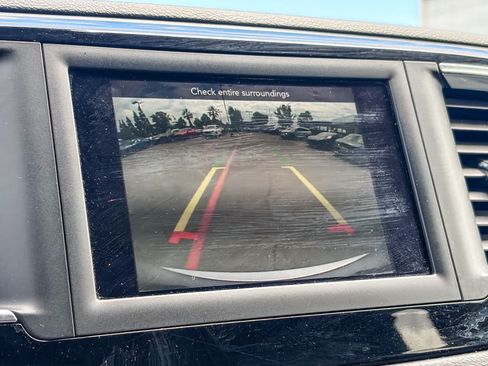 Used 2020 Chrysler Pacifica Touring-L FWD image 23