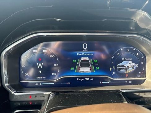 Used 2024 Chevrolet Silverado 1500 LT Trail Boss w/ Convenience Package II image 15