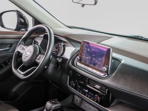 Used 2022 Nissan Rogue SV AWD/4WD image 25