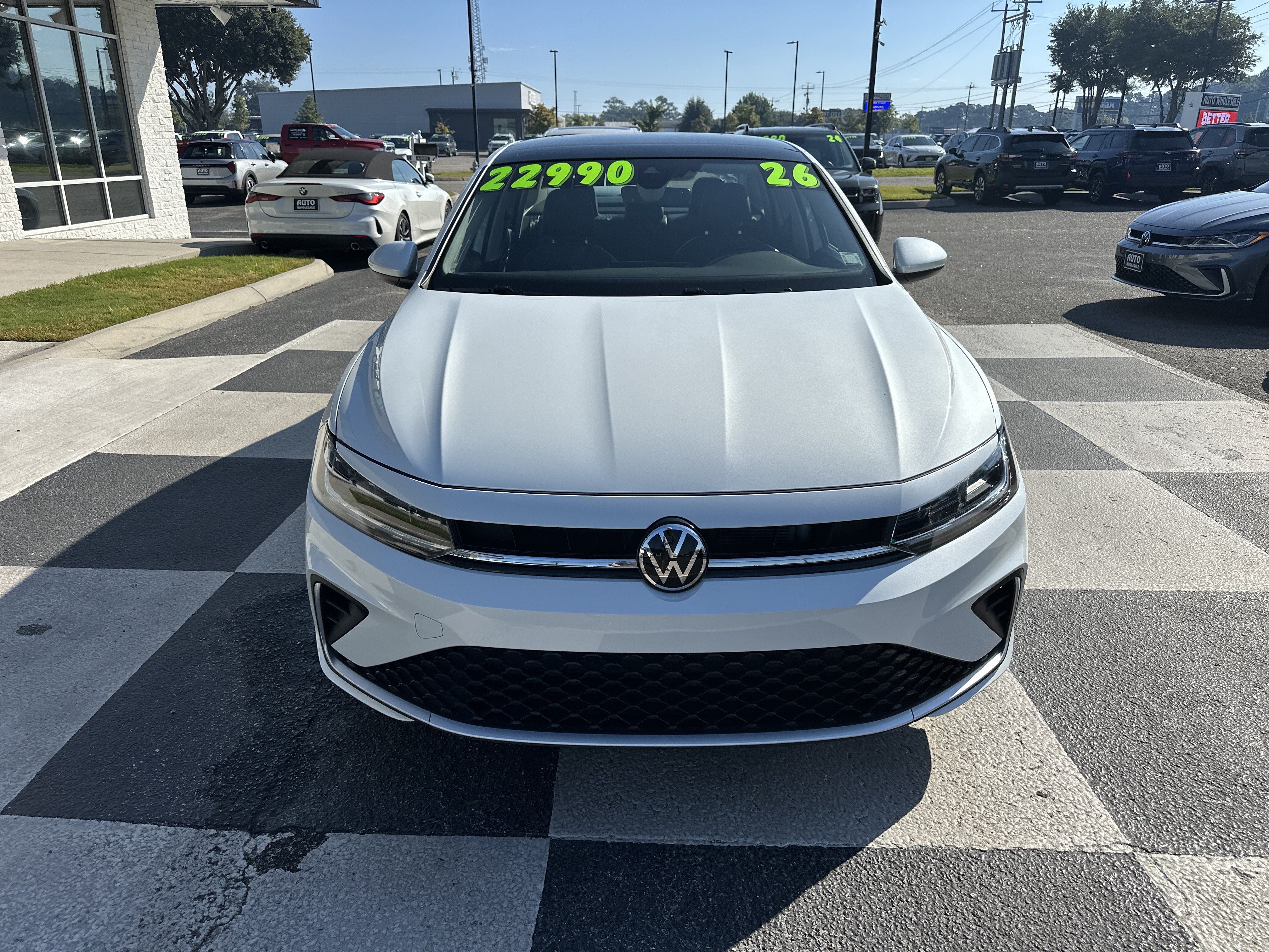 Used 2026 Volkswagen Jetta SE FWD image 2