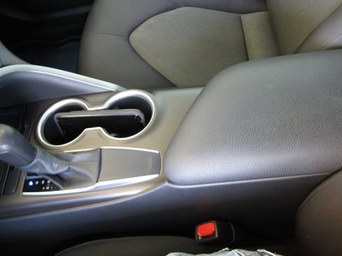 Used 2021 Toyota Camry LE image 26