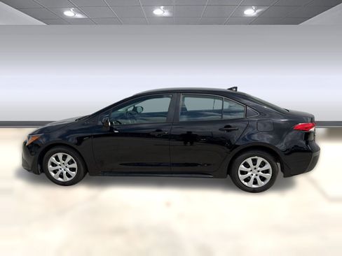 Used 2025 Toyota Corolla LE FWD image 2