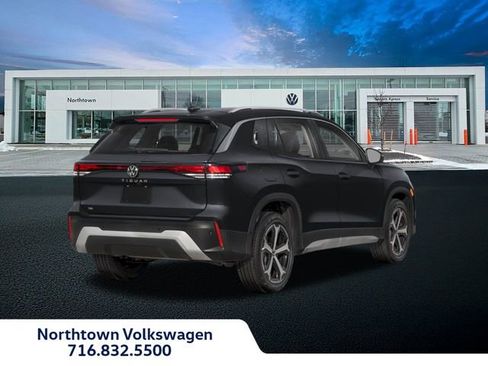 New 2025 Volkswagen Tiguan SE image 2