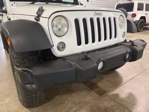 Used 2014 Jeep Wrangler Unlimited Sport AWD/4WD image 2